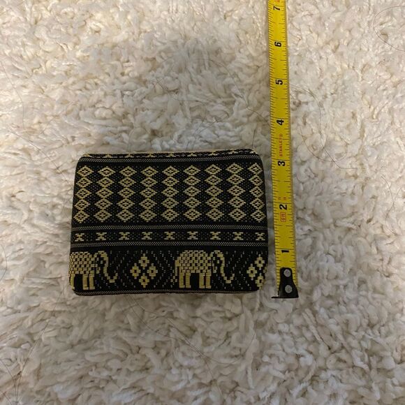 Women's Black/Gold Zipper Card Holder/Coin Purse. Card Holder. O/S. Animal Print - Picture 6 of 6